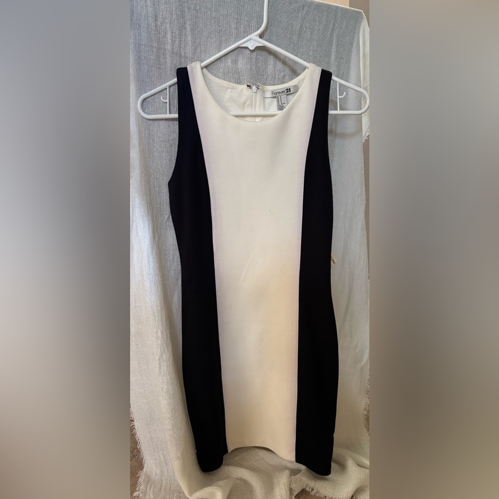 Forever 21 Black and White Colorblock Sleeveless Mini Dress